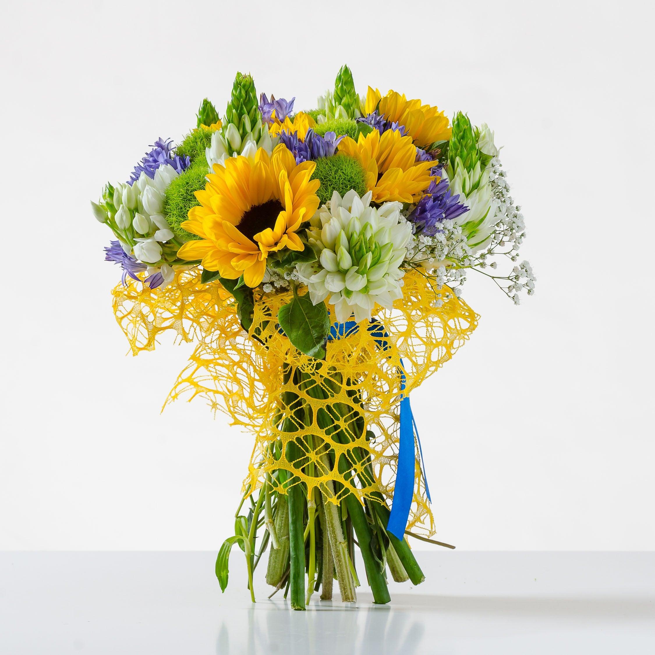 VITALITA' - Girasoli, ornitogallo, green trek e fiori di Fabiola - Girasoli e fiori di Fabiola con verde decorativo. | Flowers Delivery Consegna Fiori a Domicilio