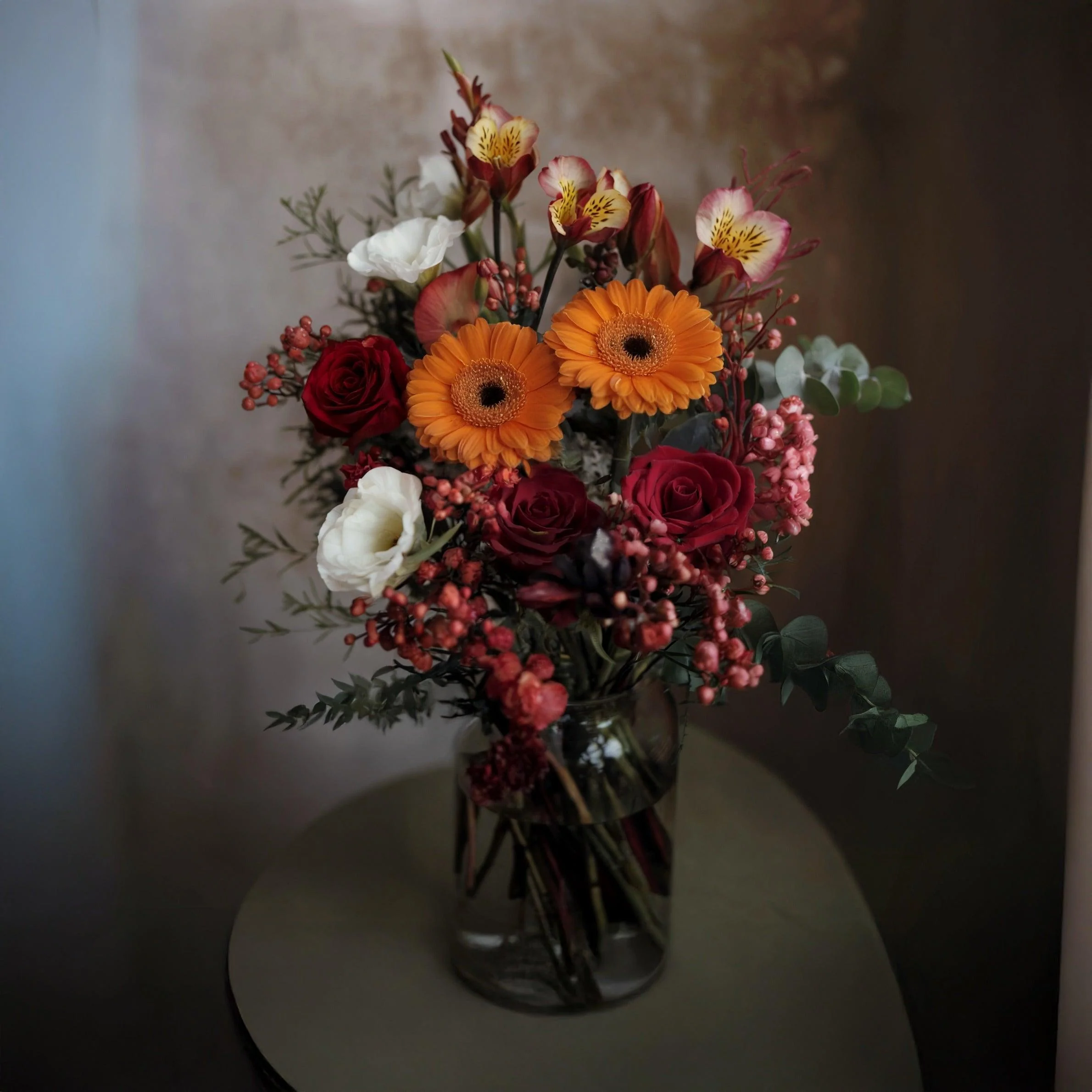 AURORA FULGIDA – Gerbere, Lisianthus, Roselline, Astromelia, Gypsophila e Verde